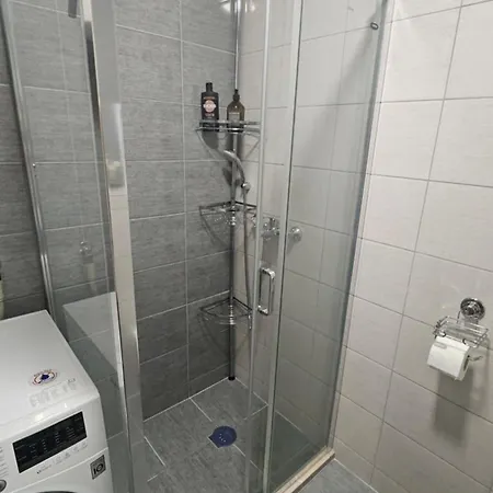 Apartament Emari - Hochwertige 2-zimmer-wohnung Mit Panorama Bergblick Sarajewo