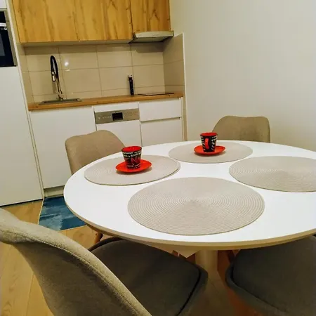 Emari - Hochwertige 2-zimmer-wohnung Mit Panorama Bergblick *